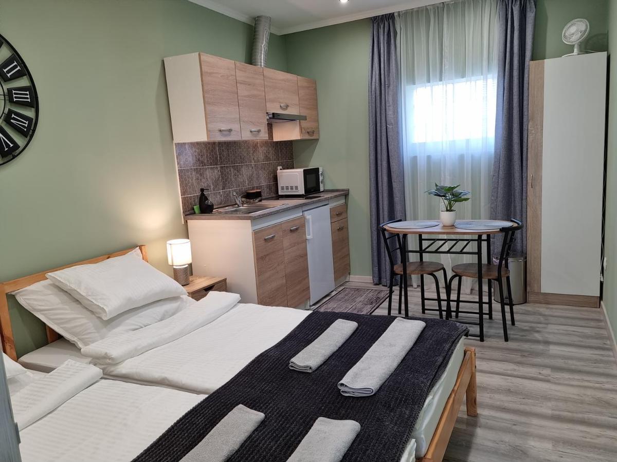 Belvarosi Pihenohaz Bekescsaba Exteriör bild